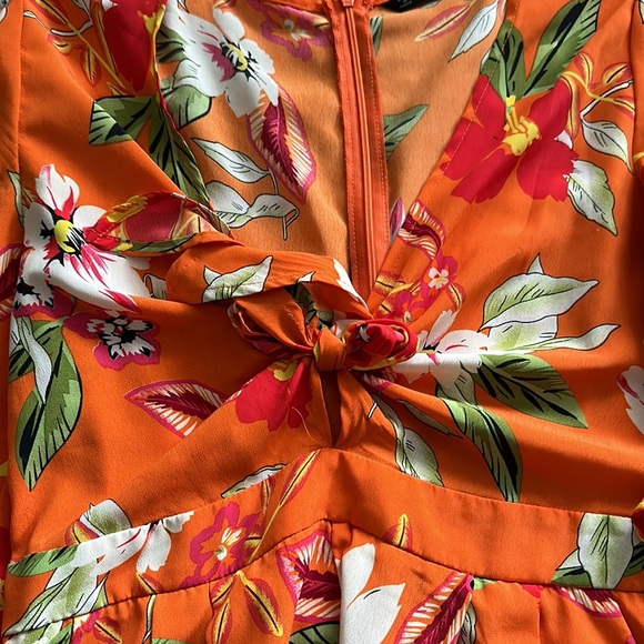 Floral Cutout Romper - Picture 2 of 4